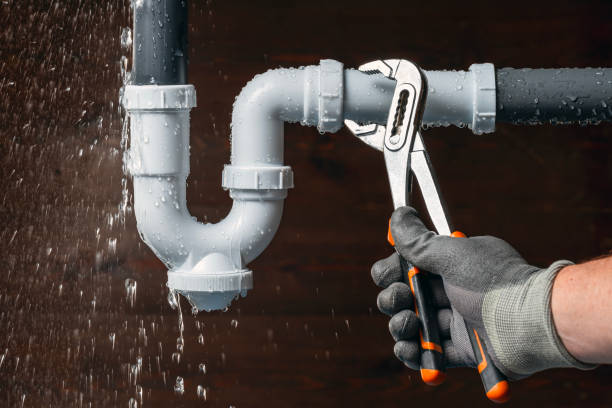 Professional Gas Line Repair technician working in Francisco, IN